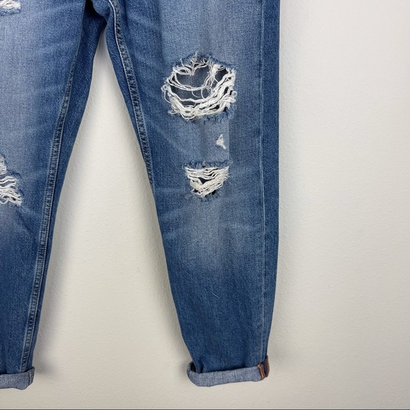 ZARA Highly Distressed MOM JEANS in medium dark wash size USA 00 EUR 32 - Picture 6 of 13
